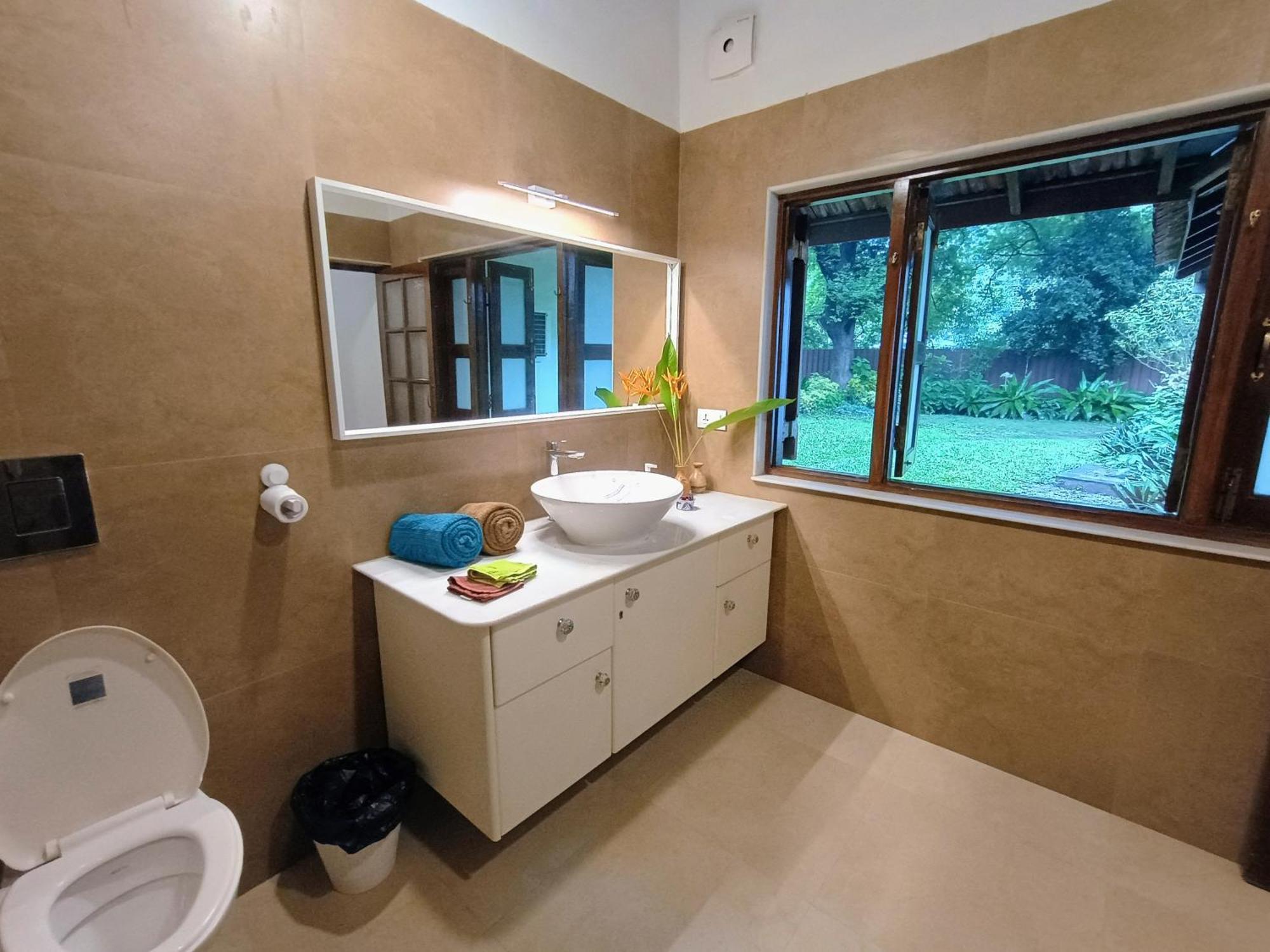 Banyan House - Luxurious 4 Bedroom Villa On One Acre, Near The Beach Nagaon  Luaran gambar